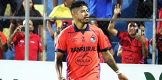 Pedro Altán aparece en la final y deja a Municipal a un paso de la corona 33 Pedro Altán lidera a Municipal en la final ida