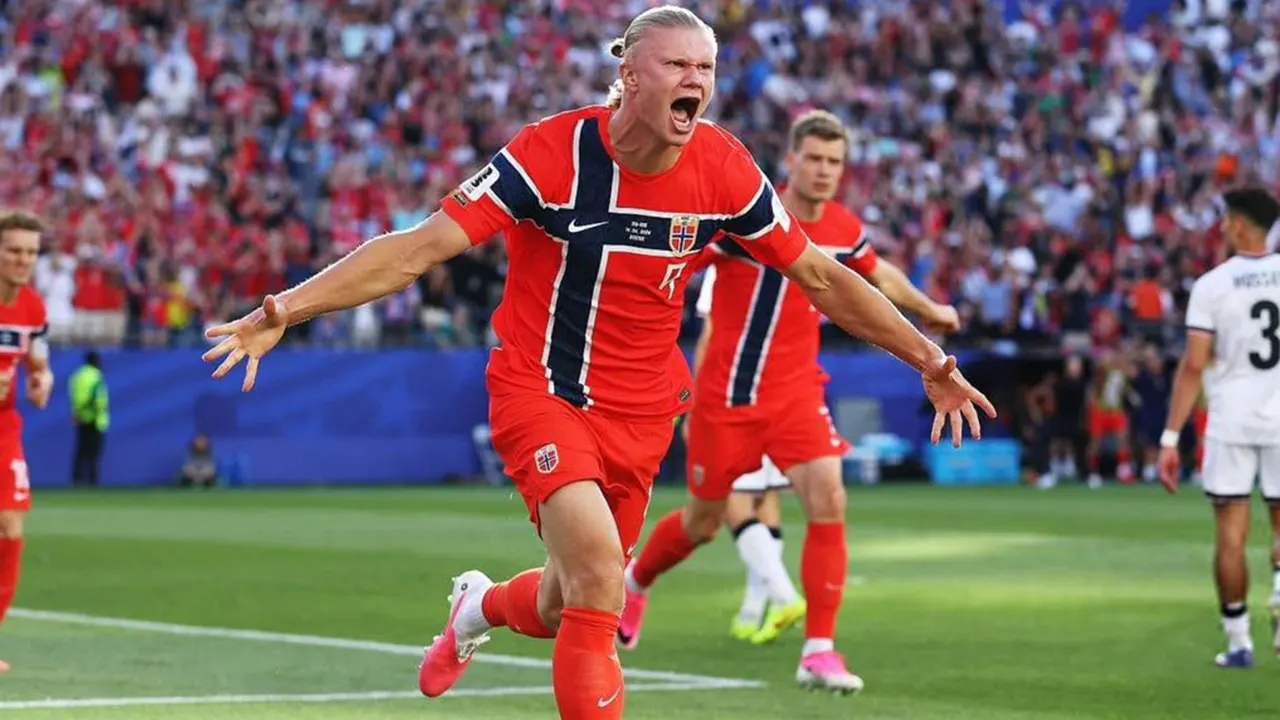 Haaland anota doblete con Noruega